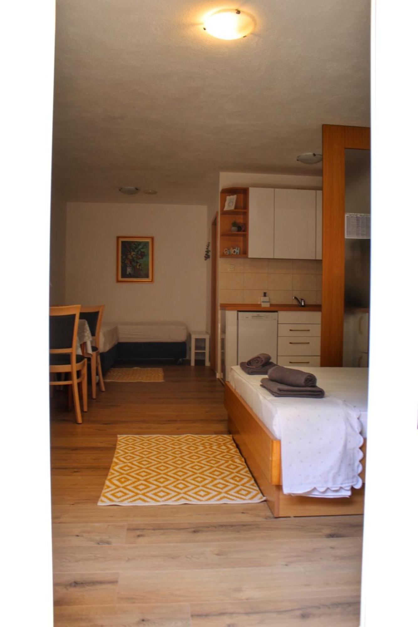 Studio Laura-Spacious Studio On The Main Beach ماكارسكا المظهر الخارجي الصورة