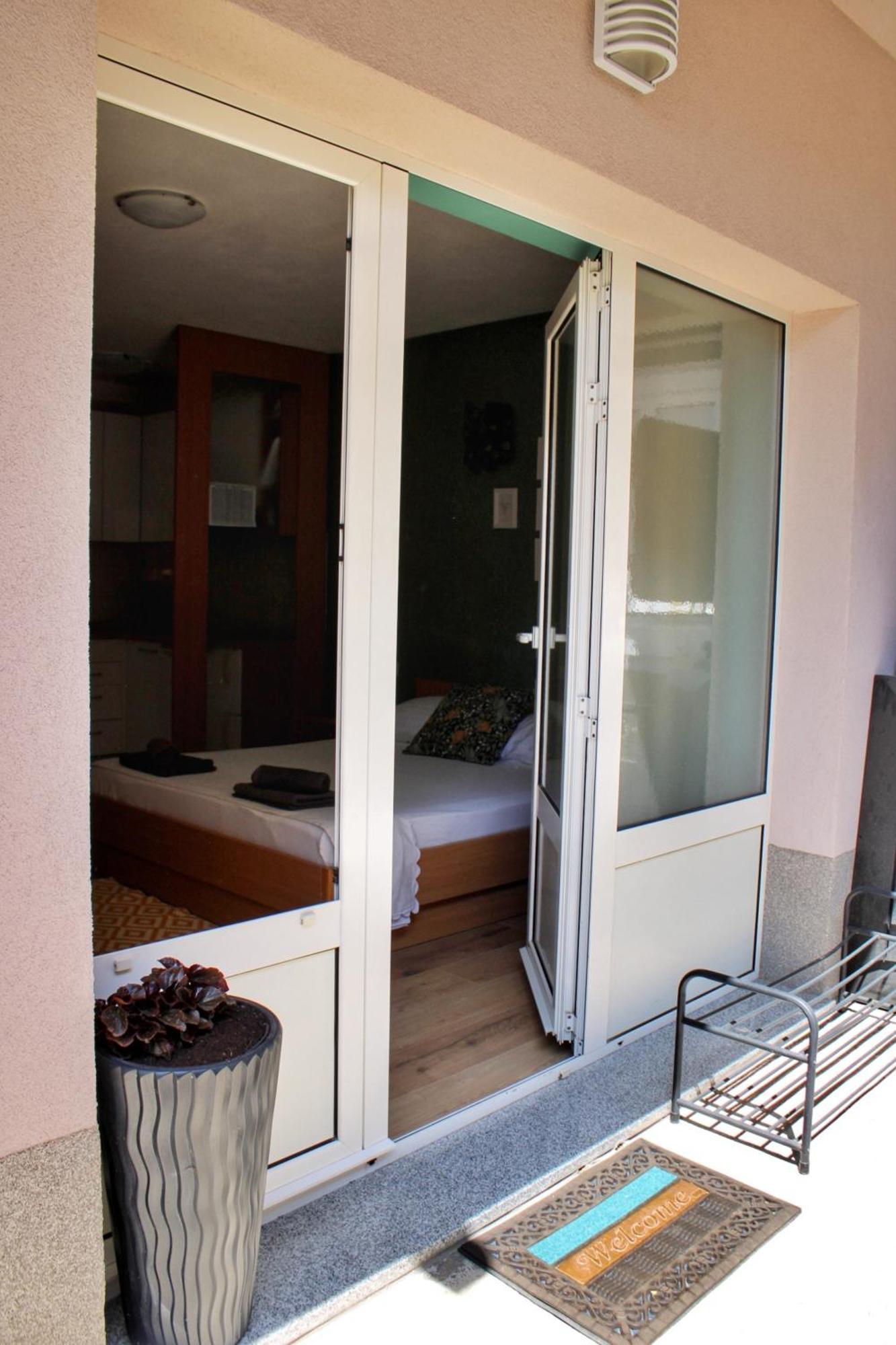 Studio Laura-Spacious Studio On The Main Beach ماكارسكا المظهر الخارجي الصورة